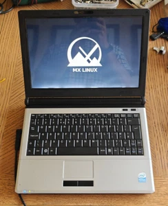 Advent 9112 2GHz 12.1'' Laptop Linux Webcam Office 2h Batt 120GB SSD Cheap - Picture 1 of 5