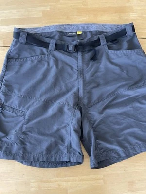 Pantalones cortos de senderismo Cabelas gris oscuro con cinturón 44x9 para hombre Foto 1 de 4