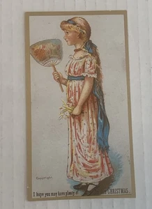Vintage 4,5 "x 2,5" Weihnachten Ephemera Gruß Papier Karte Mädchen hält Fächer - Bild 1 von 5