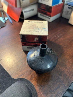 CAPRI-CORTINA-PINTO-1971-73--НОВАЯ ИЗ СТАРЫХ ЗАПАСОВ КРЫШКА МАСЛОЗАЛИВНОЙ ГОРЛОВИНЫ FORD MOTORCRAFT-EC15--DIFZ6766B - Изображение 1 из 3