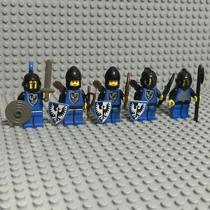 LEGO Minifigures Lot Of 5 Original Black Falcon Knights With Accessories - Picture 1 of 4