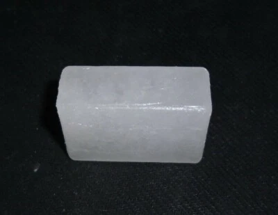 PIEDRA DE ALUMBRE NATURAL PURA MULTIUSOS BLOQUE ANTISÉPTICO 75 G DESODORANTE PARA DESPUÉS DEL AFEITADO Foto 1 de 4