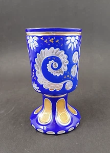 Biedermeier trophy around 1850 colorless glass with white and blue enamel overlay - Picture 1 of 12
