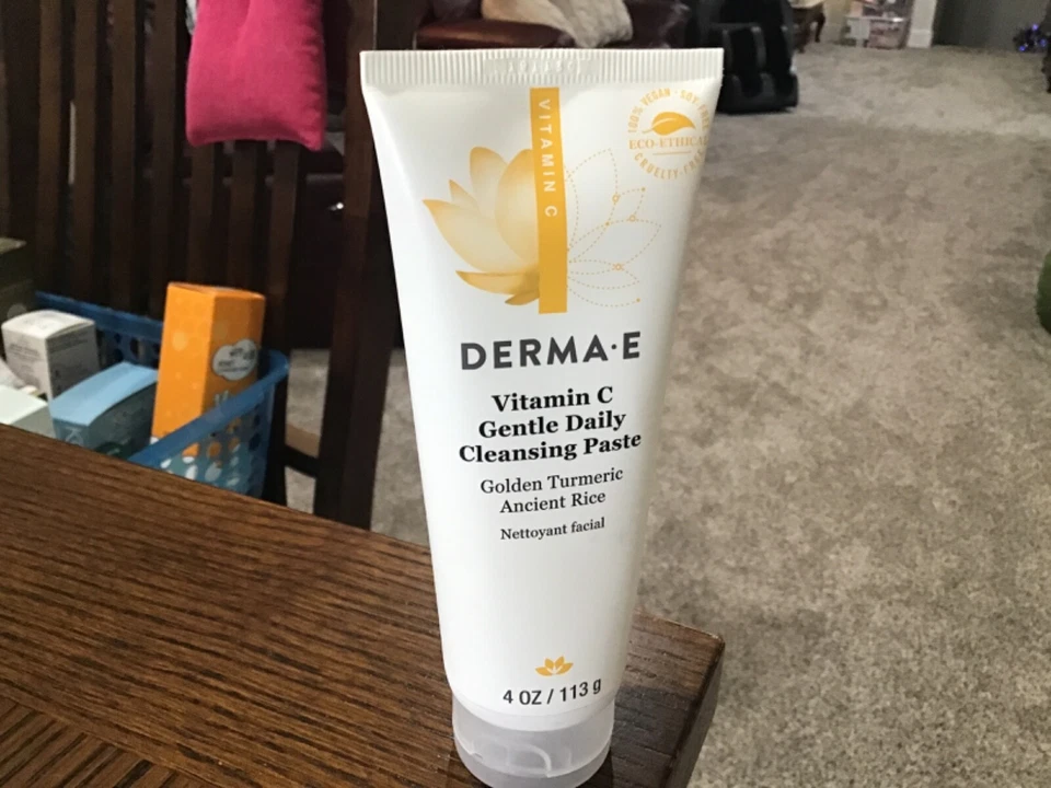 DERMA E VITAMINA C PASTA LIMPIADORA DIARIA SUAVE 4 OZ 11/2022 ¡LEER POR FAVOR! Foto 1 de 1