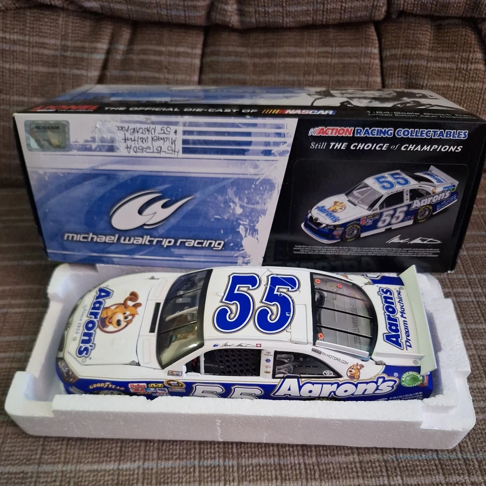 Toyota Camry 2012 Mark Martin #55 Aaron’s 1/24 Lionel NASCAR diecast Foto 1 de 1
