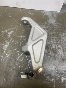 08 09 10 Ski-doo Gsx Mxz Tnt 600 Xp Left Front Steering Arm Spindle Knuckle Ski - Imagen 1 de 3