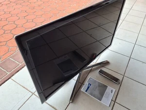 SAMSUNG 40 INCH TV - Picture 1 of 11