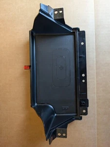 TOYOTA TACOMA CENTER CONSOLE MOBILE CRADLE WIRELESS CHARGING PAD OEM 861C0-04011 - Foto 1 di 8