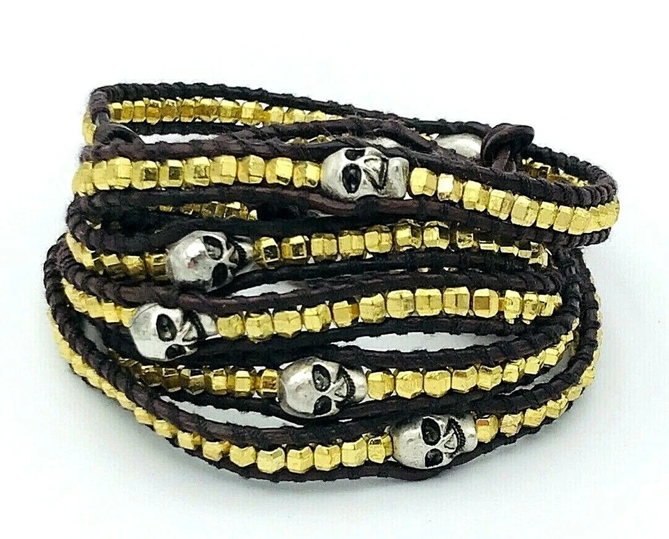 Pulsera envolvente de cuero marrón cuentas de calavera de pirita plateada  Foto 1 de 3