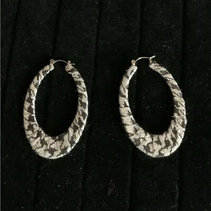 Houndstooth Cloth Hoop Earrings - Picture 1 of 1
