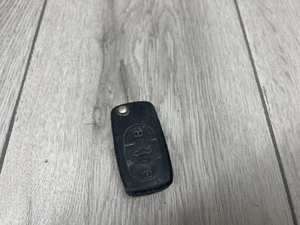 AUDI A2 A3 A4 A6 A8 TT Remote 3 Button Flip Key Fob 4D0 837 231 A - Picture 1 of 3