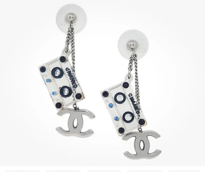 Chanel Cassette Cinta Piercing Pendientes Estrás Plata 134442 Foto 1 de 4