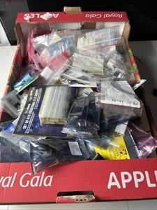 Elektrogeräte Farnell Element 14 Kabelkonfektion Restposten Konvolut Großhandel 2 - Bild 1 von 23