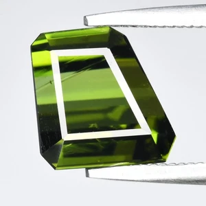 💎 2,61ct VS ausgefallener natürlicher grüner Turmalin - unbeheizt, Afrika Edelstein - Bild 1 von 4
