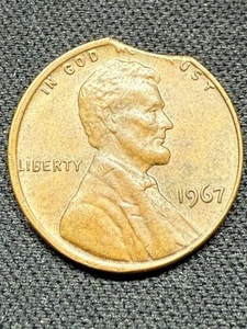 1967 LINCOLN CENT - With CLIPPED PLANCHET! - Picture 1 of 2