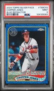 2024 Topps Serie 1 CHIPPER JONES 1989 Silver Pack BLUE MOJO /150 Braves T89C-93 - Foto 1 di 2