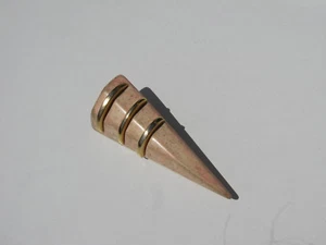 VTG.TREE PEACHY PINK COMPOSITION&METAL SCEPTER TRIANGLE MCM CENTURY RETRO BROOCH - Picture 1 of 5