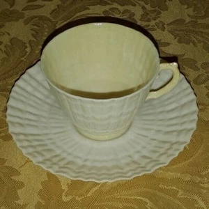 JUEGO DE 1 TAZA Y PLATILLO BELLEEK FERMANAGH IRLANDA SEASHELL - Imagen 1 de 10