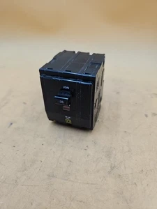 Square D QO330 3 Pole 30 Amp Type QO Plug On Circuit Breaker - Picture 1 of 7
