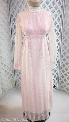 Vestido formal vintage anos 60 delicado estampa margarida cetim rosa transparente manga comprida pequeno - Imagem 1 de 4