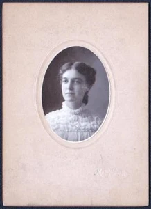 Hattie Oxnard Schrank Foto - Norwegen, Maine (1905) - Bild 1 von 2