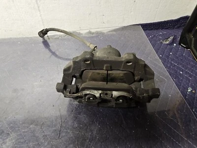 Pinza de freno de disco delantera izquierda usada se adapta a: Ford Transit Connect 2016 gasolina delantera Foto 1 de 3