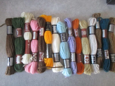 15 Echevettes Laine DMC Pour Tapisserie  multicolore art.482 Vintage. - Photo 1/4
