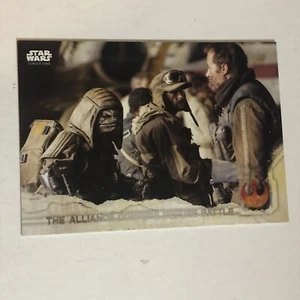 Rogue One Trading Card Star Wars #87 Alliance Confers Before Battle - Picture 1 of 2
