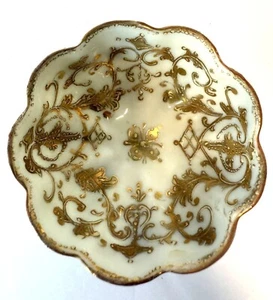Vintage Porcelain Gold Gilded Trinket Bowl With Intricate Floral Design 20 B - Picture 1 of 6