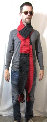 Bufanda gruesa de lana mohair negra roja 126x5 extra larga hecha a mano tejida a ganchillo nueva con etiquetas Foto 1 de 4