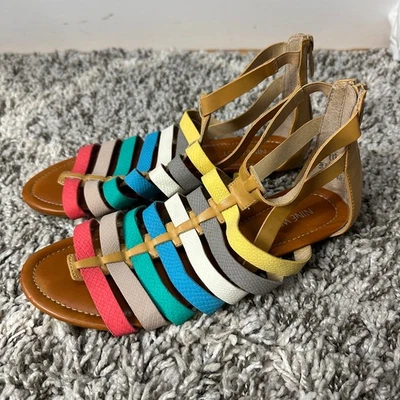 Sandalias Nine West Calypso Gladiator con tiras 7,5 arco iris rayas imitación cuero Foto 1 de 4