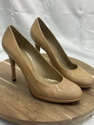 STUART WEITZMAN $475 Platswoon Adobe Aniline Patent Pump in Nude Beige 9.5 - Image 1 of 4