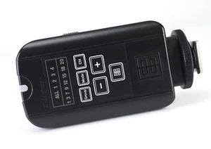 Elinchrom Skyport Universal Plus Transmitter Fits DSLR Camera Hot Shoe - Picture 1 of 9