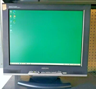 LCD Monitor 20" Philips Professional Brilliance VGA DVI SPEAKERS 200P3G/74H - Image 1 of 4