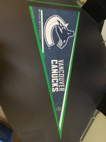 NHL Vancouver Canucks Felt Pennant Cover
