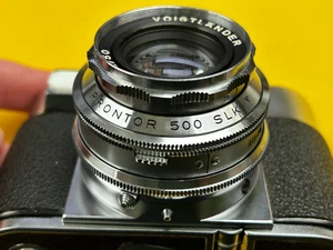 Voigtländer Vitomatic II a mit Prontor 500 SLK und Ultron 1: 2 50mm Objektiv. - Picture 1 of 10