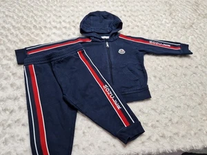 Jungen Moncler Trainingsanzug Alter 12/18 Monate - Bild 1 von 9