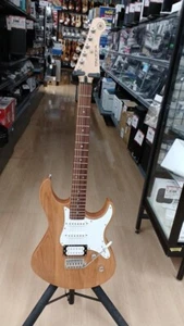 YAMAHA PAC112V Pacifica Natural ST Type Solid Body Electric Guitar - Picture 1 of 11