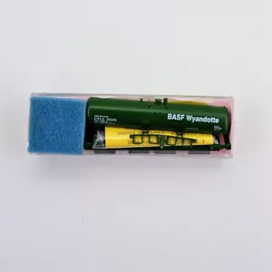 Roundhouse 8881 N Scale BASF Wyandotte Tank Car Kit - Picture 1 of 2