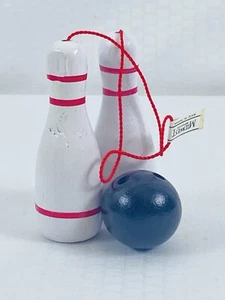 Vintage Bowling Pins & Ball Holz Weihnachtsschmuck Midwest Importeure - Bild 1 von 9