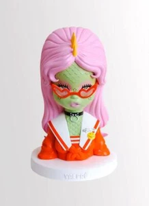 REPTILIA LIMITED EDITION VINYL FIGURE VALFRE - Picture 1 of 7