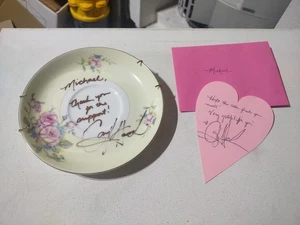 CAYLEE HAMMACK RARE SIGNED DISH FROM THE BREAKING DISHES VIDEO SHOOT + CARD - Picture 1 of 10