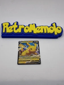 Pikachu V SWSH061 SWSH: Schwert & Schild Promo Karten Holo - Bild 1 von 3