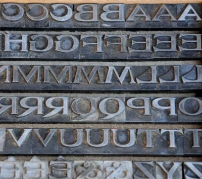 Police de Caractères plomb lettre typographie imprimerie tampon objet de metier` - Photo 1/2