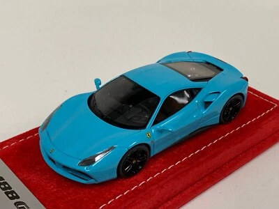 1/43 Looksmart Ferrari 488 GTB en azul bebé con ruedas negras rojo Alcantara Bas Foto 1 de 4