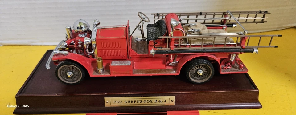 Franklin Mint The 1922 Ahrens-Fox R-K-4 Pumper W/C.O.A. Excellent Condition. - Image 1 of 4