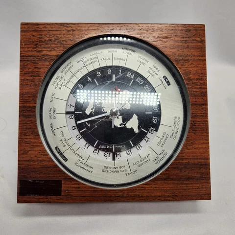 Seiko Quartz World Clock Time Red Airplane Vintage Working Desk Wood QZ877B Cover