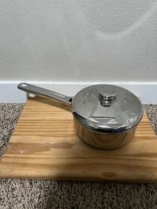 Farberware 2 Quart Kochtopf mit Deckel Aluminiumband zum Festlegen, aber guter Zustand - Bild 1 von 7