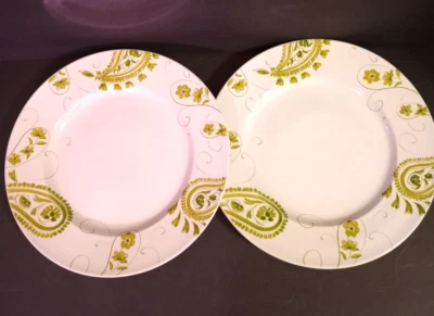Cook’s Essentials ALEXANDRIA Green and White Paisley Dinner Plates - A pair (2) - Image 1 of 4