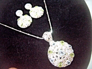 VINTAGE Solid Silver Exquisite Ornate Pendant & Chain Earings Peridot & Topaz - Picture 1 of 19